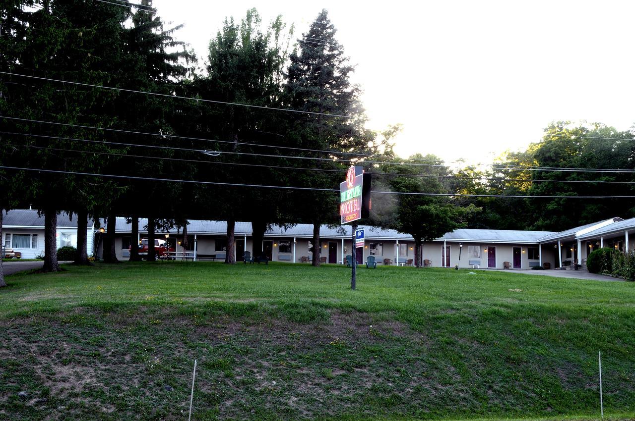 The Chieftain Motel Watkins Glen Exterior photo